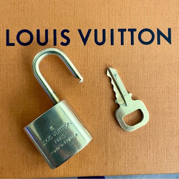 Authentic Louis Vuitton Lock & Key, EUC! - Picture 4 of 5